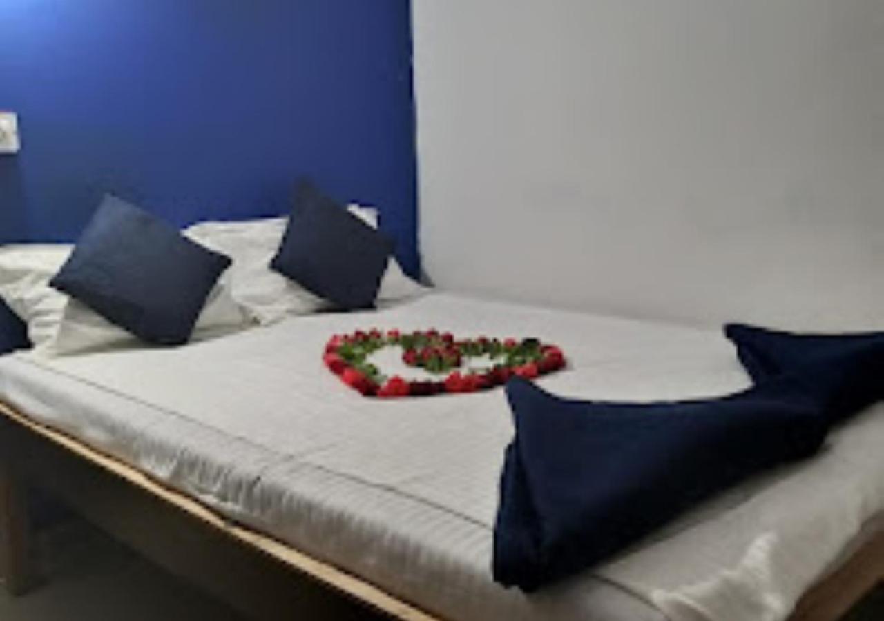 R K Beach Cottage โกการ์นา ภายนอก รูปภาพ